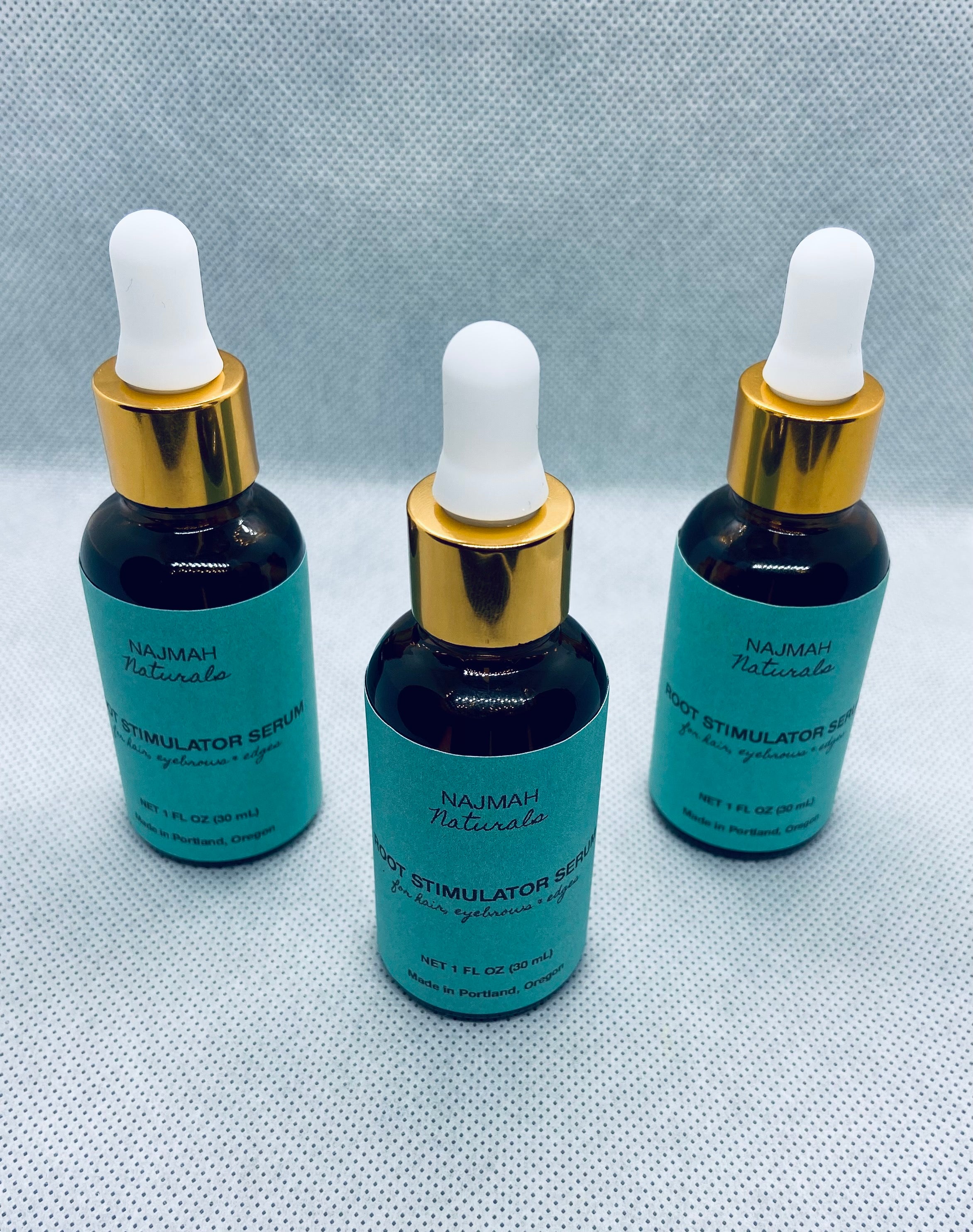 Our Root Stimulator Serum contains Organic Castor Oil, Kukui Nut Oil, Organic Black Cumin Seed Oil, Avocado Oil and Fragrance. Our formula is created with ingredients that strengthen hair and stimulate growth. The fragrance is a special blend of bergamot, lime, mandarin, cedar, tea tree and other essential oils.